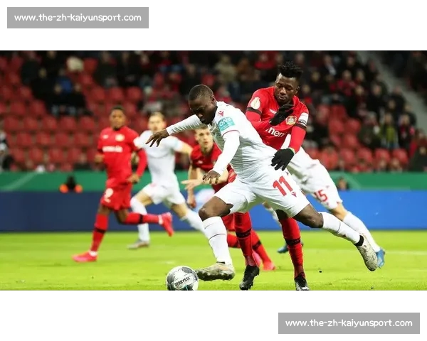 斯图加特官宣签下巴萨 18 岁中场新星达尔维奇 四年长约开启德甲新征程 斯图加特官宣签下巴萨 18 岁中场新星达尔维奇 四年长约开启德甲新征程