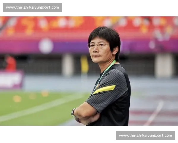 水庆霞助阵苏超，盐城阜宁球迷点燃主场激情